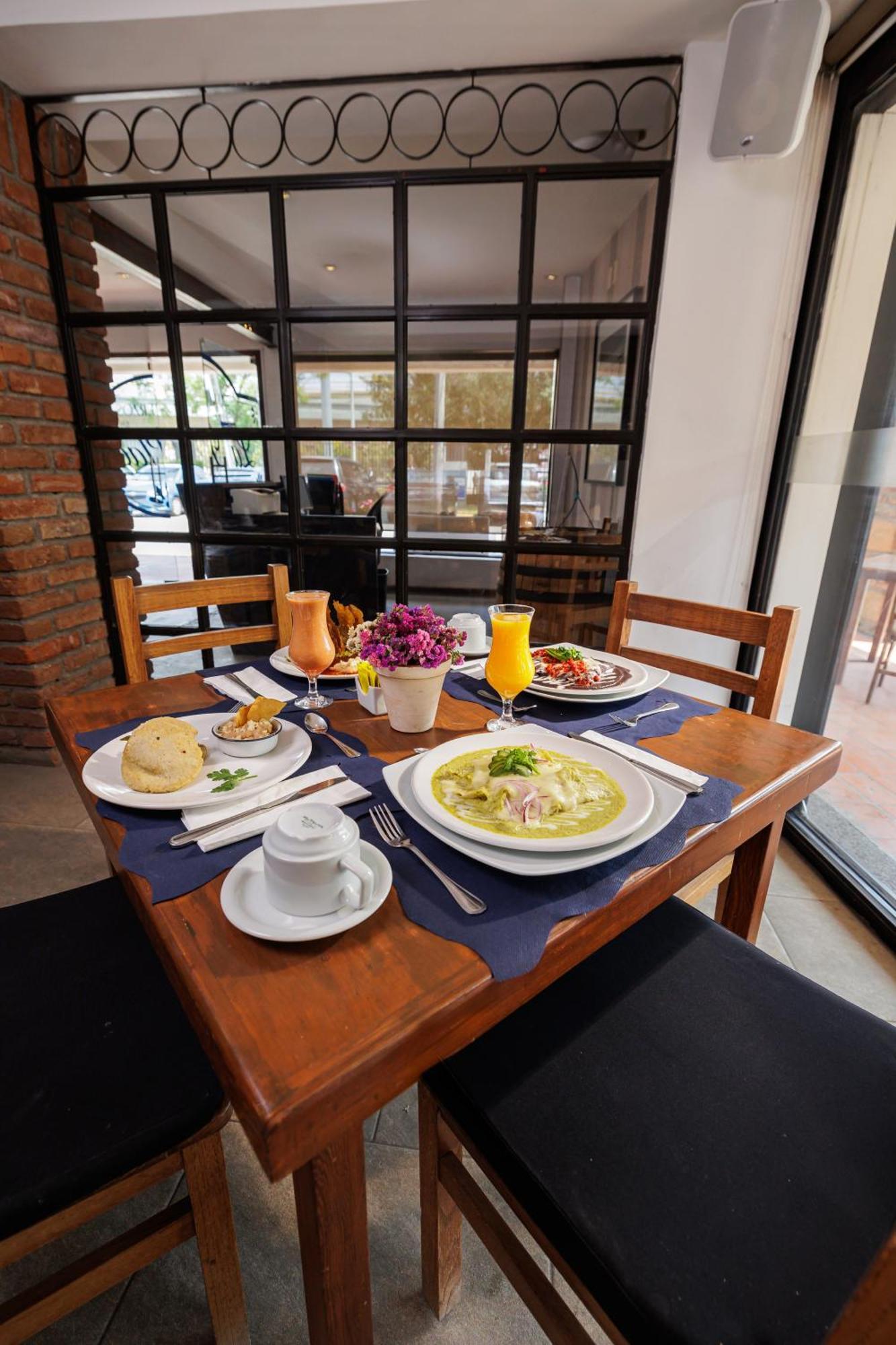 Hotel Suites Mexico Plaza Leon Campestre Exterior foto