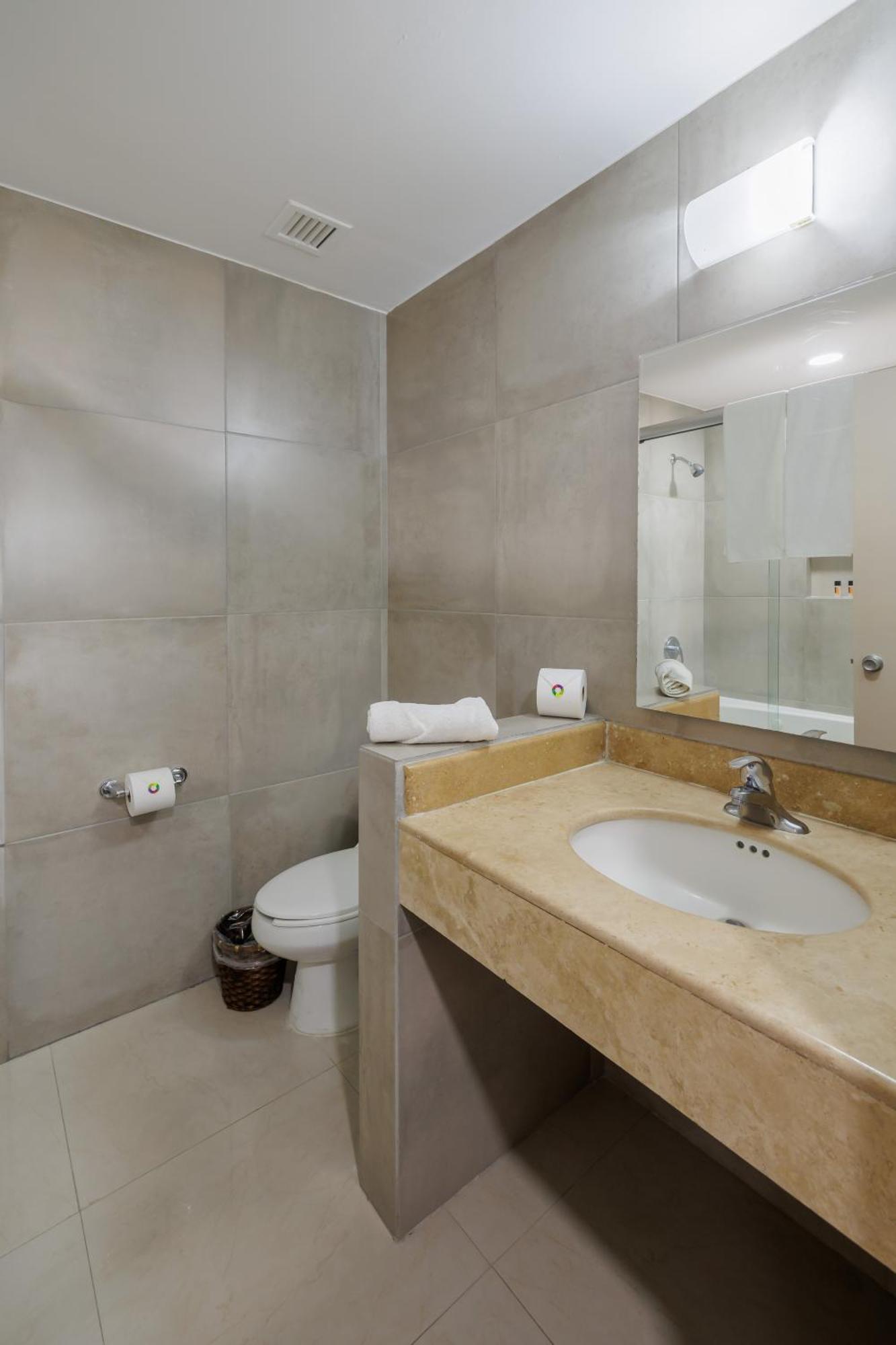 Hotel Suites Mexico Plaza Leon Campestre Exterior foto